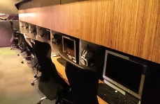 PC방에서 VR 즐기는 시대 온다! FOVE 한일 PC방 사업 제휴