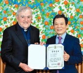 ‘장애인 수호천사’ 천노엘 신부 59년만에 한국인 됐다