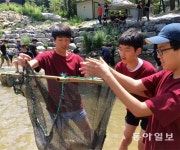 2만명 찾은 ‘딸기 삼촌’… 체험을 파니 아이들이 몰려와요