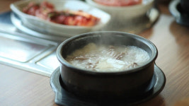 [2016 현장 인터뷰 오늘] 화성 맛집, 전통 가마솥과 장작불 방식 그대로 40년 전통의 ‘왕골남서문장작불곰탕’