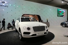 벤틀리가 만든 초호화 럭셔리 SUV ‘벤테이가’ 韓 상륙