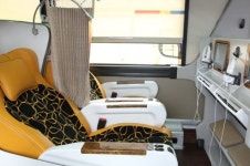 ‘항공기 1등석’ 연상 프리미엄 고속버스, 내부 보니 ‘깜짝’…요금은 얼마?