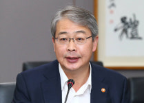 임종룡 “파업 참여 독려하는 은행의 성과평가 관행 고쳐야”