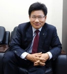 [중소·중견기업]복합 물류시장을 개척한 업계의 대표… “위기 속에 길이 있다”