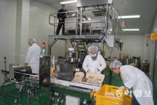 [영남 파워기업]쌀부터 화장품까지… 국화 이용한 제품으로 인기몰이