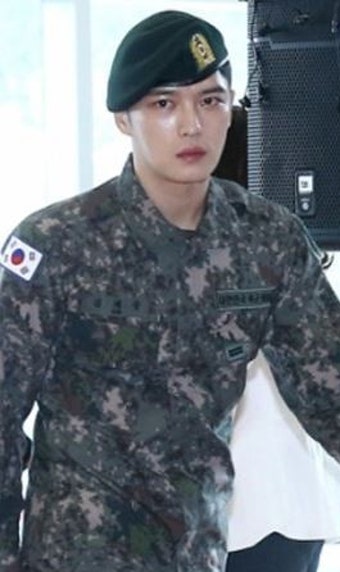 ‘전역’ 김재중 “군이 있어 내가 존재”…부대 내 인기 걸그룹은?
