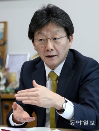 유승민 대선 출마 공식 선언…이회창 “劉, 대통령 돼야” 지지 선언