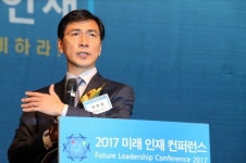 안희정, ‘선의 발언’ 논란에 사과 “朴대통령 예까지 간 것은 적절치 못해, 죄송하다”