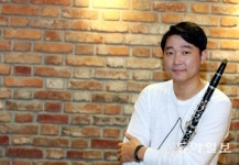 [김동욱의 궁시렁궁시렁] 프리랜서 ‘독주자’ VS ‘직장인’ 오케스트라 단원