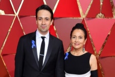 [하정민의 핫 피플] ‘파란 리본’ 단 反트럼프 선봉장 린-마누엘 미란다