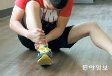 잠깐! 관절 근육부터 충분히 풀고 운동 나가세요