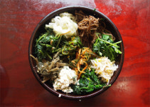 [오늘 뭐 먹지?]산채비빔밥, 가득한 봄향의 유혹