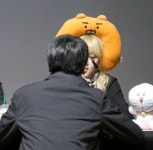 여자친구 예린, ‘몰카 안경’ 쓴 팬 잡아내…누리꾼 “소름끼쳐” “눈썰미 좋다”