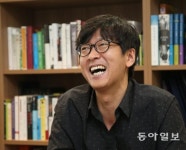 [심규선의 연극인 열전]배우 박완규 “나는 나의 과거 위에 서 있다”