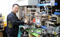 [新 명인열전]“자동차 정비인생 30년… 미래 대비해 전기車 정비교육도 받았어요”