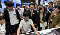 VR서 추억의 게임까지… “게임광 다 모여라”