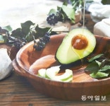 [헬스동아]샐러드드레싱부터 가열요리까지 모두 OK! 아보카도 오일, 콩기름 대신 할 가정용 식용류로 제격