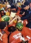 [백 투 더 동아/7월 9일]1995년 삼풍백화점 붕괴, 첫 생환자 발견
