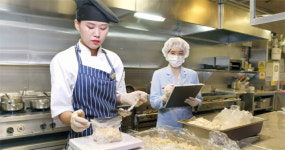 식재료 이동경로-온도까지 기록… “햄버거병 어림없어요”