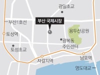 시간이 멈춘 흑백사진관… “찰칵, 추억을 찍어줍니다”