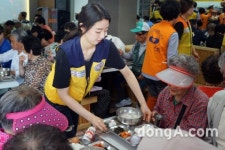 천사무료급식소, 어르신들을 위한 따뜻한 나눔의 밥상 전해