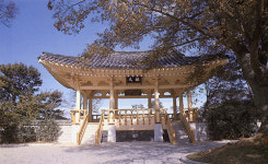 통영 한산도 ‘수루 현판’ 이순신 친필로 바뀐다