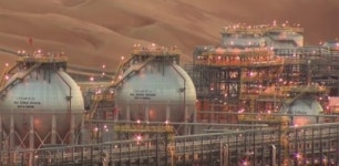 사우디, 재정적자 극복 위해 휘발유 가격 ‘배’로 올린다