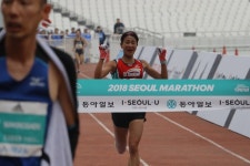 ‘미녀 마라토너’ 김도연, 21년 만에 한국 여자 마라톤 최고 기록