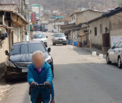 쪽방촌 노인들 마스크도 없이 버텨