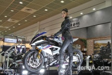 BMW모토라드, 슈퍼바이크 ‘HP4 레이스’ 국내 첫선… 가격 9900만원