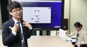 AI 면접관, 40분간 질문… 참가자, 예상 못한 물음에 땀 뻘뻘