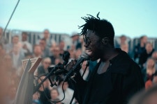 8월이면 버려진 옛 발전소 터 마을에 전세계 젊은이들이 모이는 이유