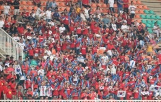 “대~한민국” vs “박항서 덕에 행복”…뜨거웠던 양국 응원단 ‘열기’