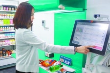 스마트 스캐너-셀프 결제 시스템 등 ‘미래형 편의점’ 만든다