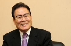 ‘암투병’ 이어령 “항암 치료 안 받아 …암 관찰하며 친구로 지내”