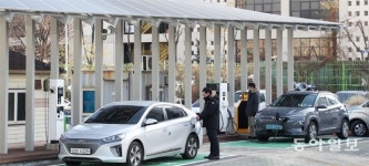 중고폰, CCTV로 활용… 태양광으로 전기차 충전