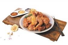 창립 20주년 맞은 두 마리 치킨의 원조… ˝품질-상생경영 통해 성장˝