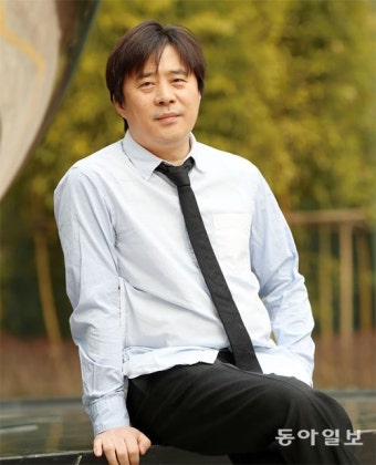 “역사학자에 자문해 가며 가사-주제 정했어요”