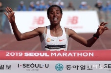 동마 여자 국제부 우승 모코닌… 귀화 뒤 펼쳐진 ‘마라톤 꽃길’