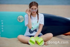 빈폴스포츠, 여름 ‘신상’ 화보 공개…가수 전소미 참여