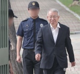 양승태, 보석조건에 불만 처음엔 완강히 거부
