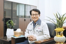 “몸과 마음을 따뜻하게”… 건강 산업 선도하는 의료기기 회사