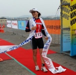 물이 무서워 대중탕도 안가던 주부, ‘철인3종’ 최강자로… [양종구의 100세 시대 건강법]