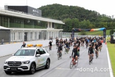 벤츠코리아, ‘제2회 기브앤 바이크’ 기부 자전거 대회 개최…1200명 참가