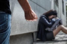 중학교 교장, 학생 폭행…과자 주며 “없던 일로 하자”