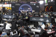 [지스타 2019] 전 세계 게임이 모바일 중심으로 재편... LG전자, 듀얼 스크린 존재감 과시
