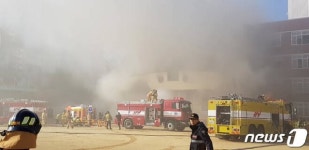 안동 강남초등학교 체육관서 화재…학생 1명 연기흡입 이송