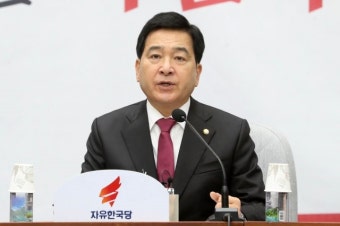 심재철 “‘야당 심판론’ 부각 여론조사 KBS·한국리서치 고발”