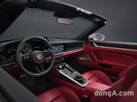 포르쉐, ‘신형 911 터보 S’ 공개… “궁극의 아이코닉 스포츠카”