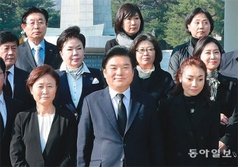 “비례투표용지 윗번호 잡아라”… 여야 의원 꿔주기 ‘꼼수 정치’